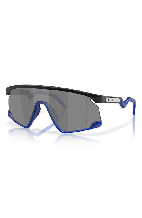 Oakley Bxtr 139mm Prizm™ Wrap Shield Sunglasses In Matte Black
