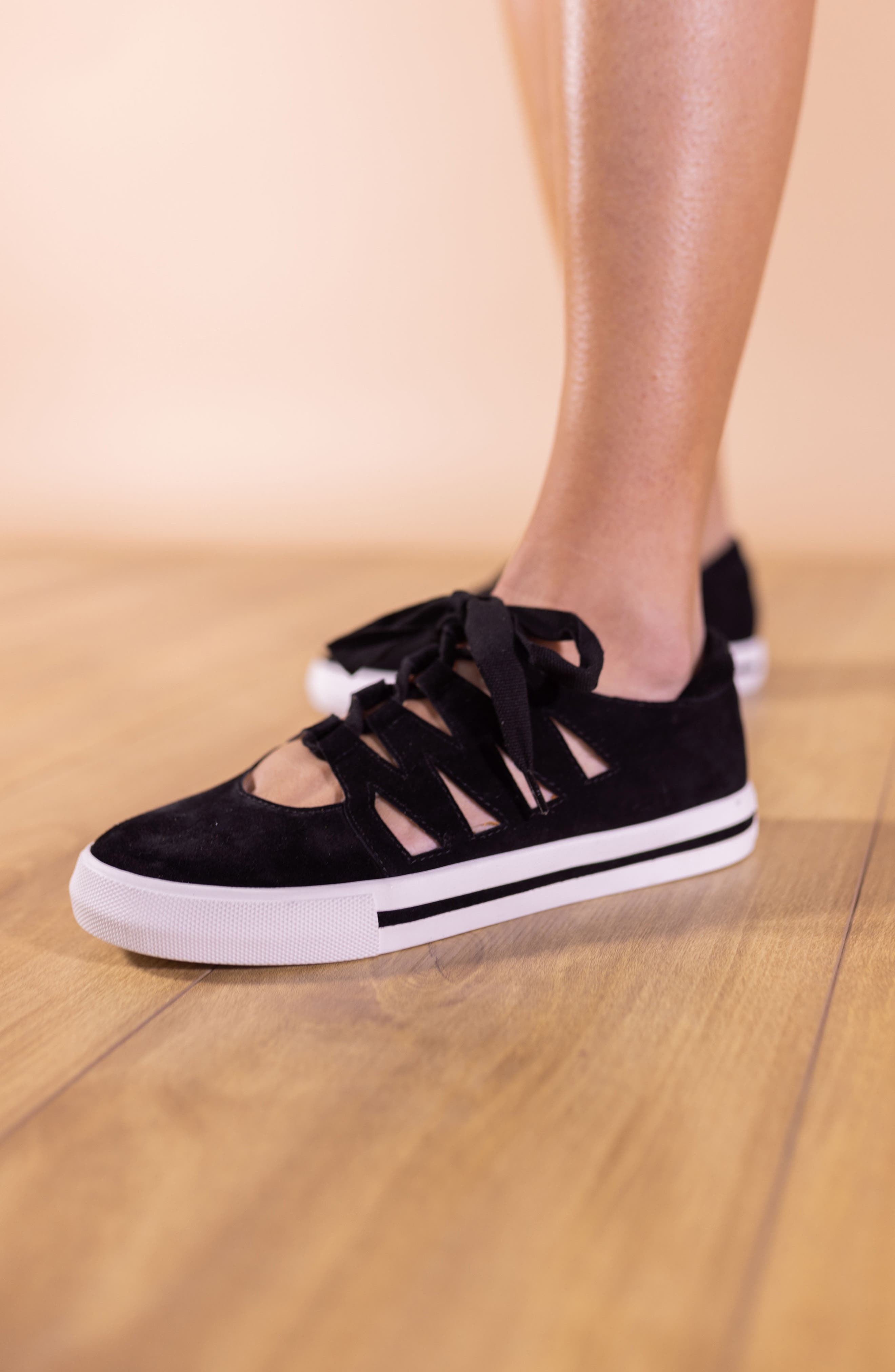 L
Amour des Pieds Kanav Sneaker, Alternate, color, Black