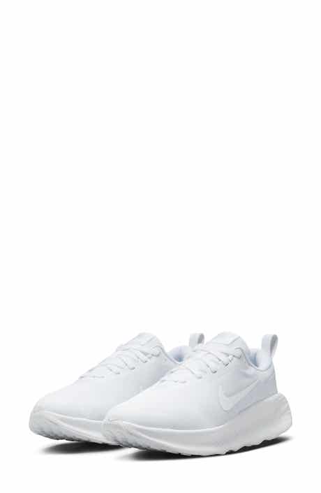 Nike Legend Essential 4 Walking Shoe