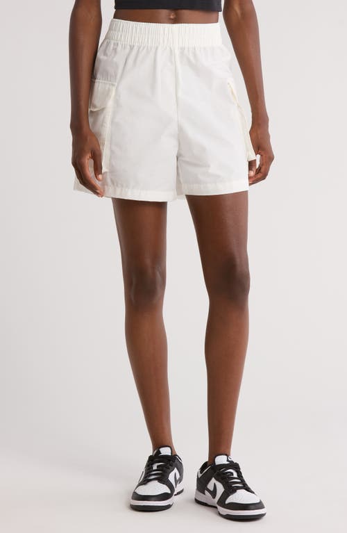 Nike Sportswear Essential Woven High Waist 5-inch Cargo Shorts