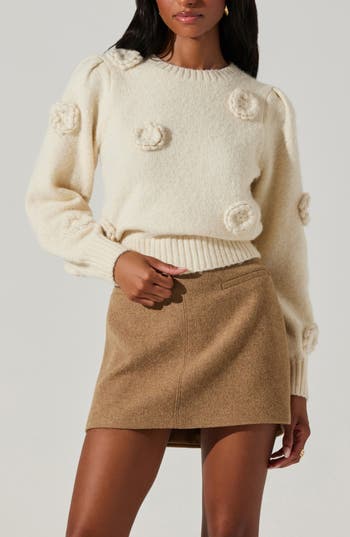 Astr Wilessa Sweater In Cream In White