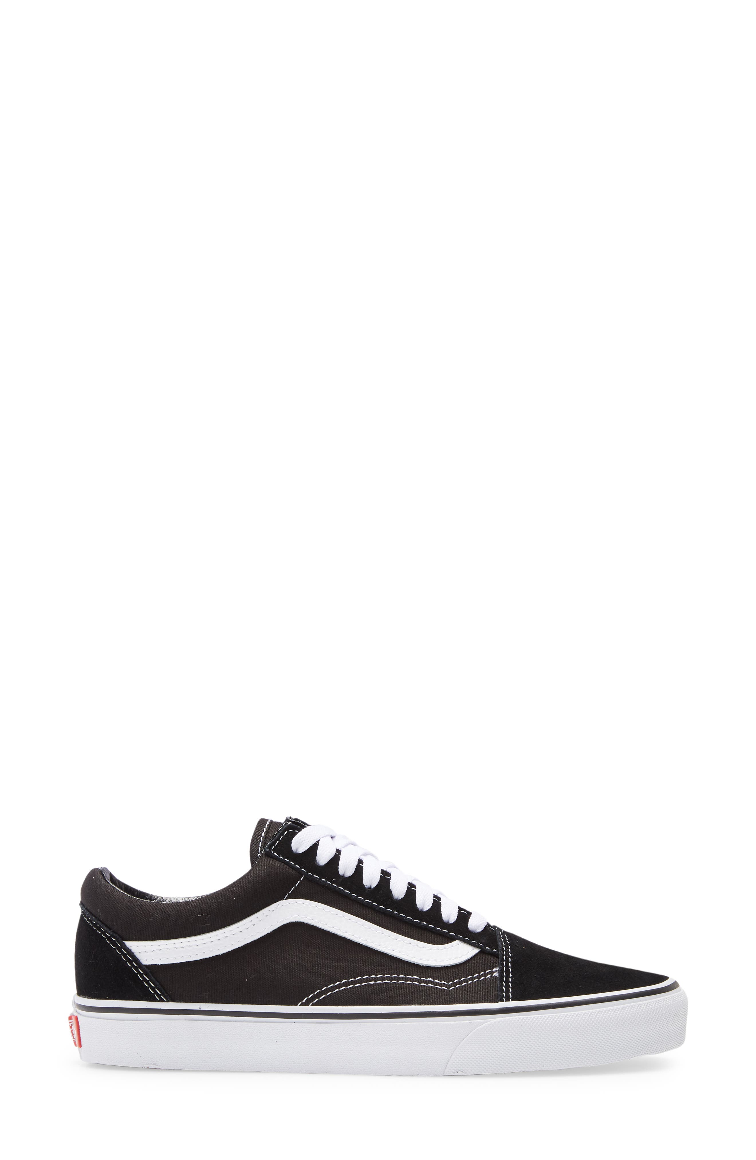Vans Old Skool Sneaker, Alternate, color, Black Whit