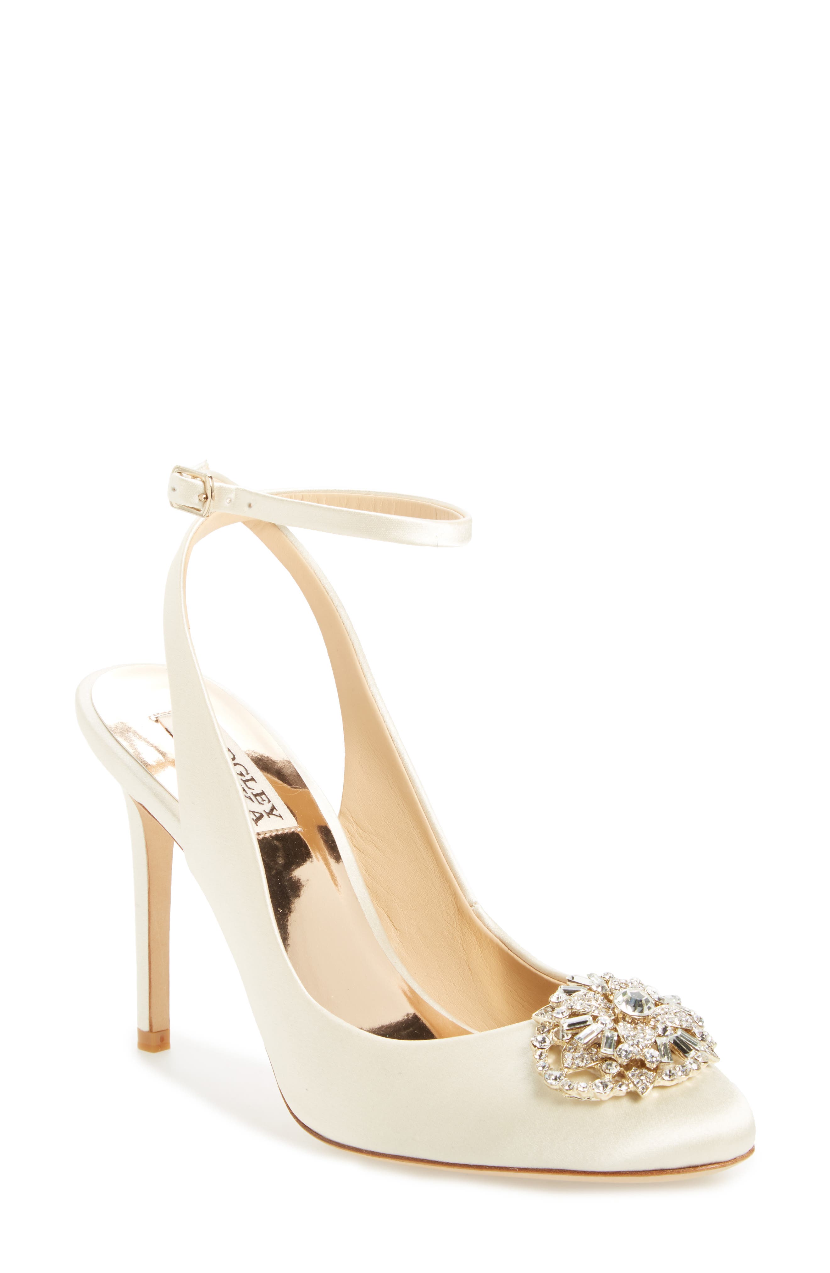 Badgley Mischka 'Darwyn' Ankle Strap Pump, Alternate, color, IVORY SATIN