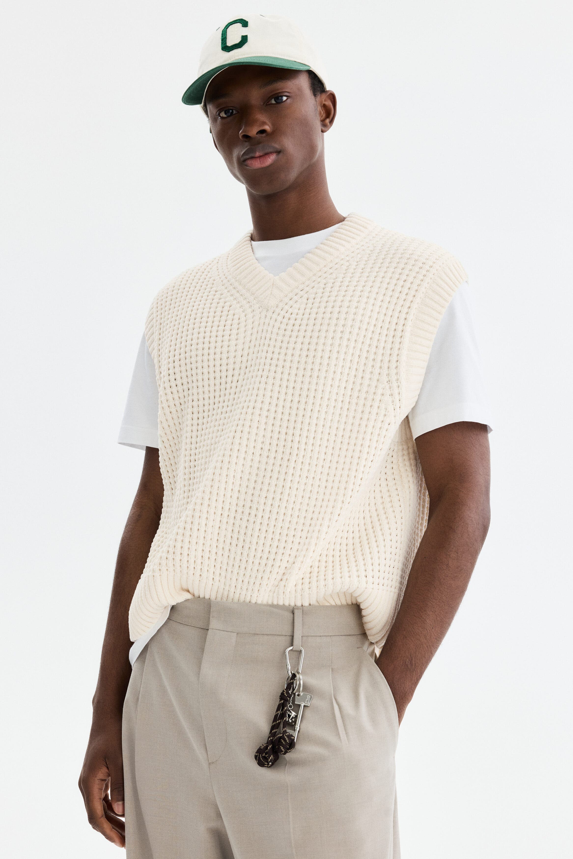 Regular Fit Sweater Vest - image 2