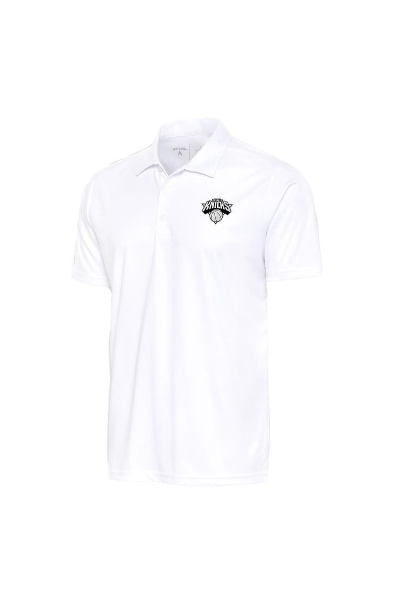 ANTIGUA Men's Antigua White New York Knicks Metallic Logo Tribute Desert Dry Polo, Main, color, White