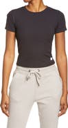 Vuori Pose Fitted Tee