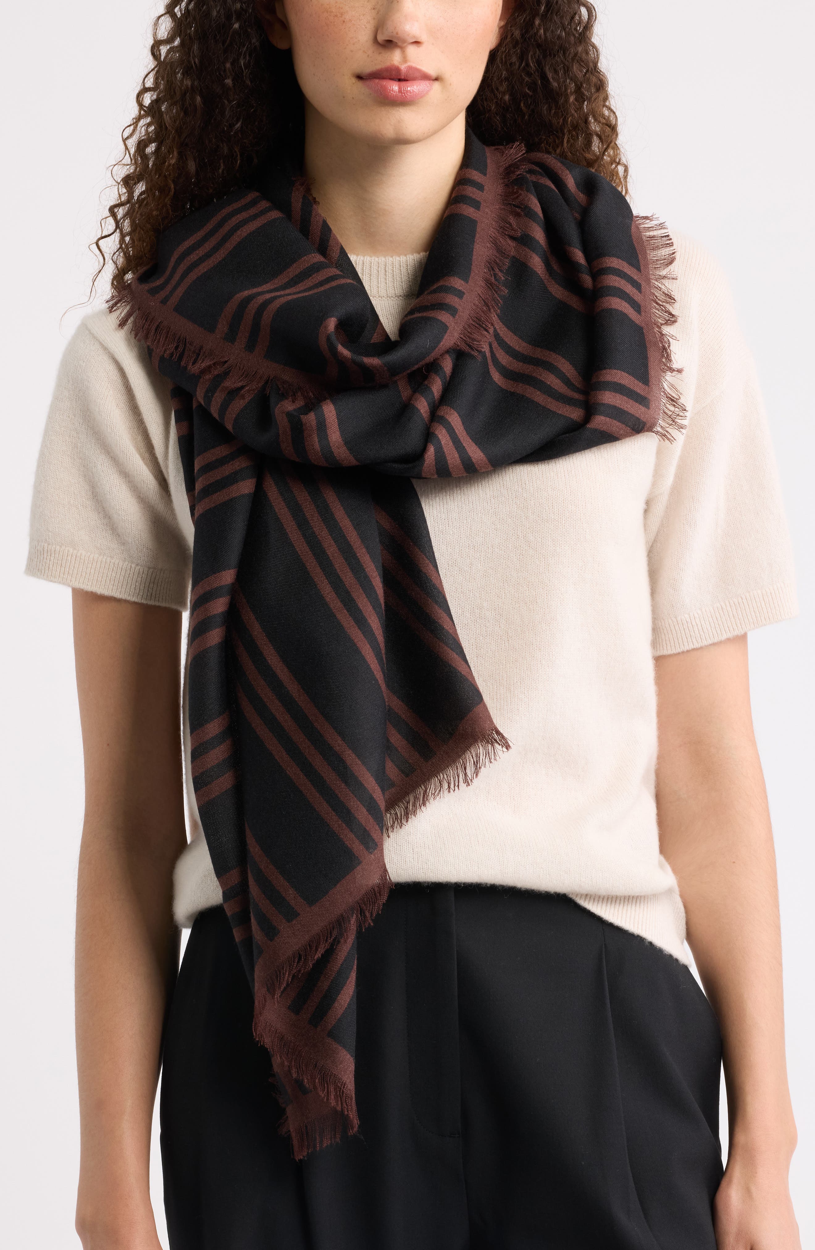 BLACK MAZE STRIPE