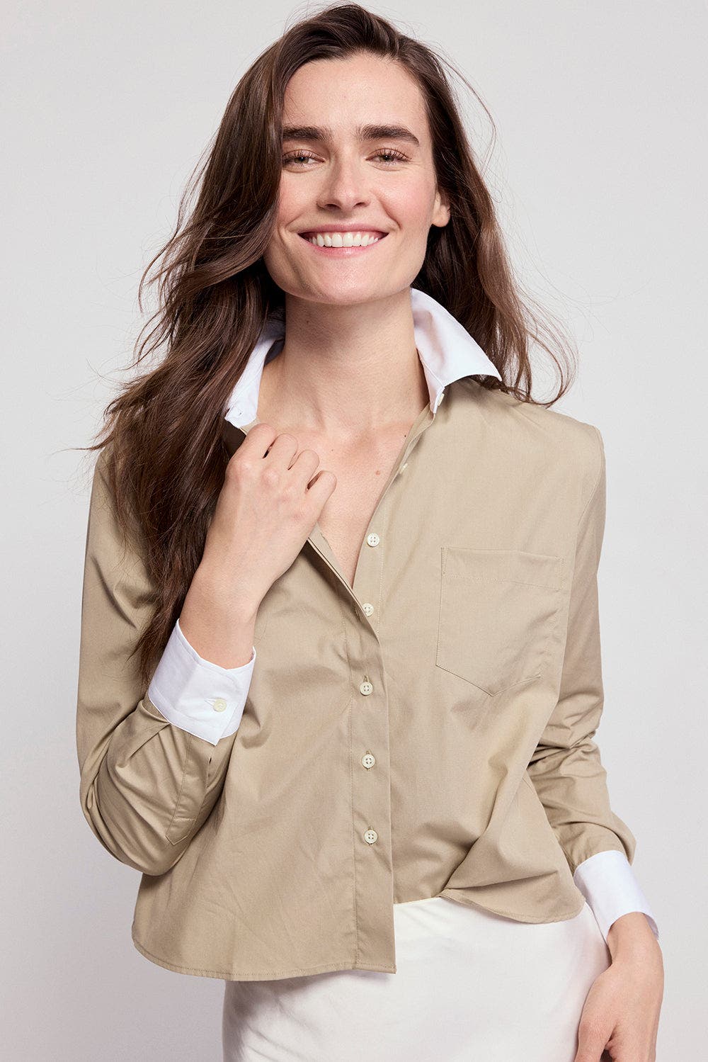 Taupe/White Collar