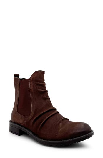 Chelsea Crew Trail Chelsea Boot In Brown