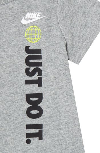 Futura T-Shirt & Pants Set