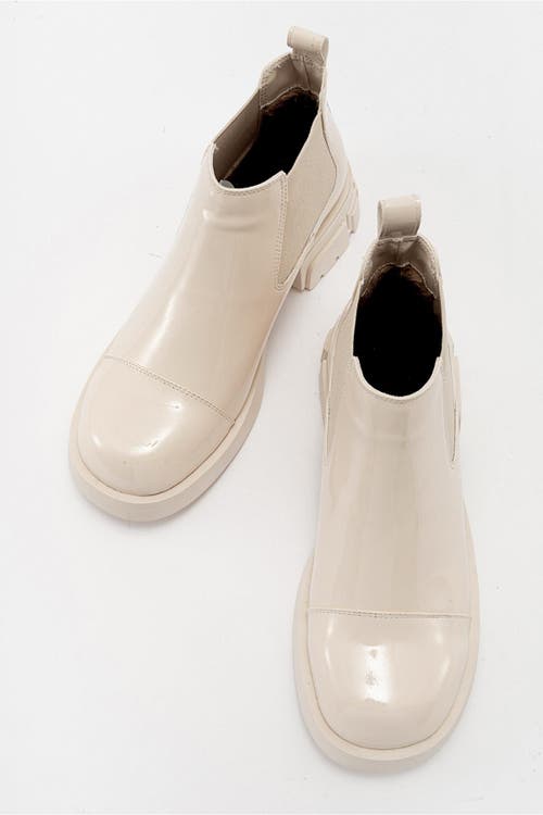 Prologue Shoes Cafune Patent Platform Boot In Neutral