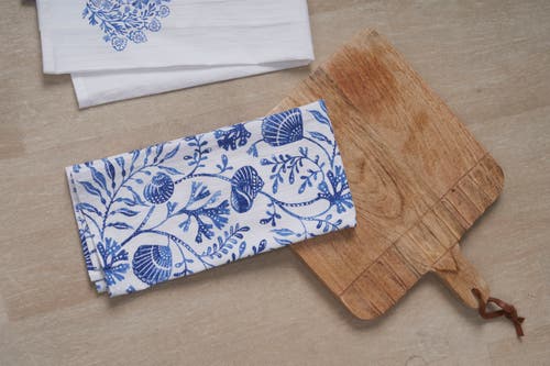 C & F Home C&f Home Blue Reef Kitchen And Bathroom Embroidered Hand Towel In Blue