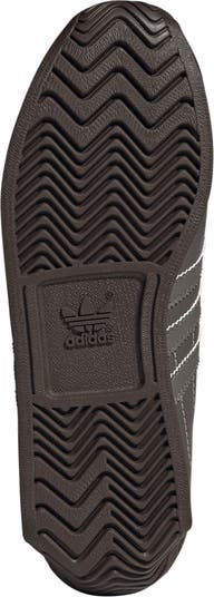 Country Low Top Sneaker