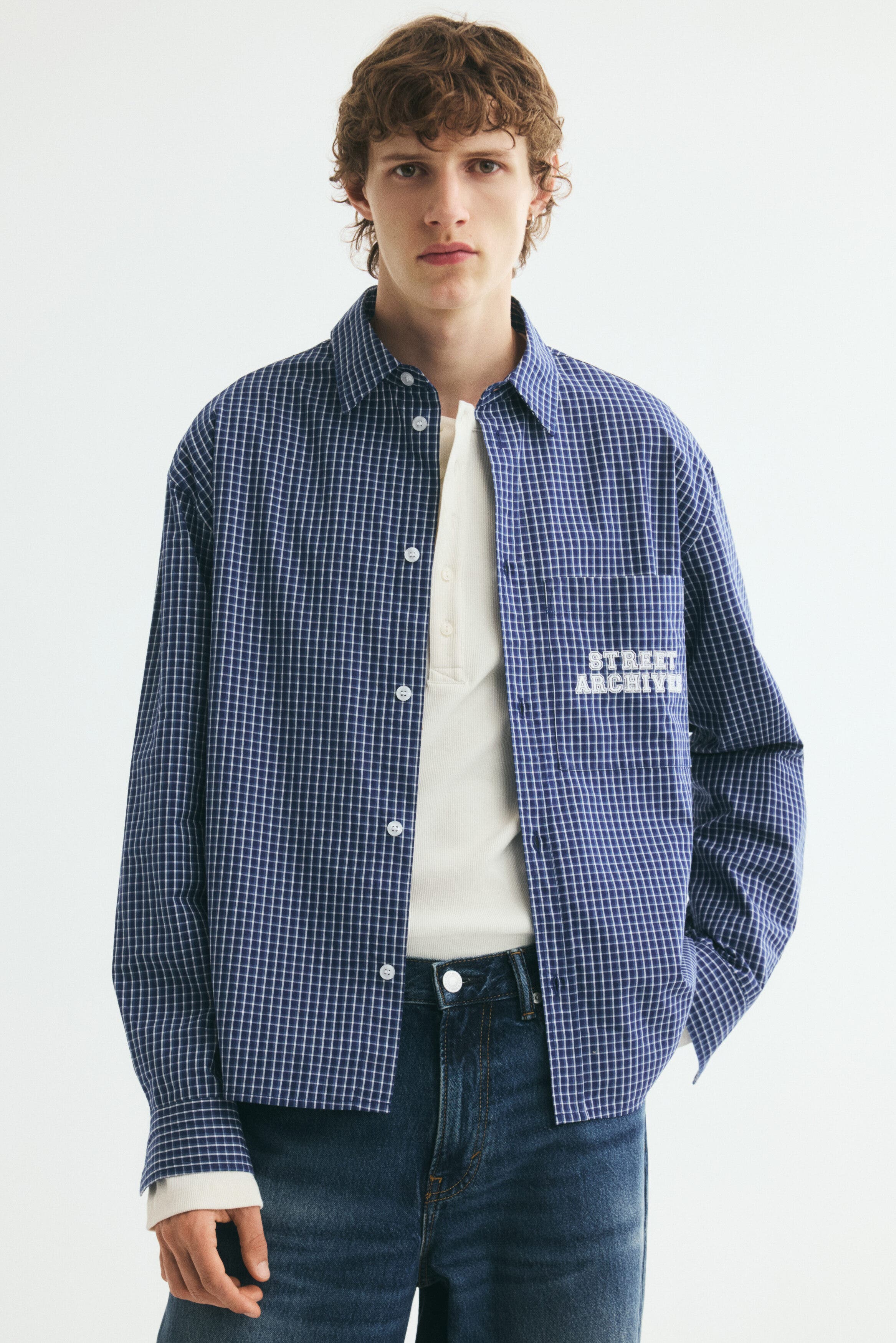 Dark blue/Street Archives