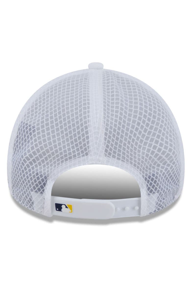 New Era Men's New Era White Milwaukee Brewers 2026 Batting Practice Apex 9FORTY Adjustable Trucker Hat, Alternate, color, White