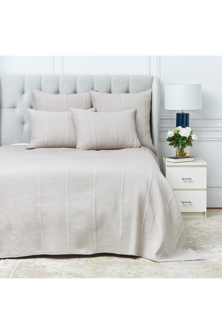 Nunzia Oyster Cotton Full/Queen Bed Quilt, Main, color, Silver