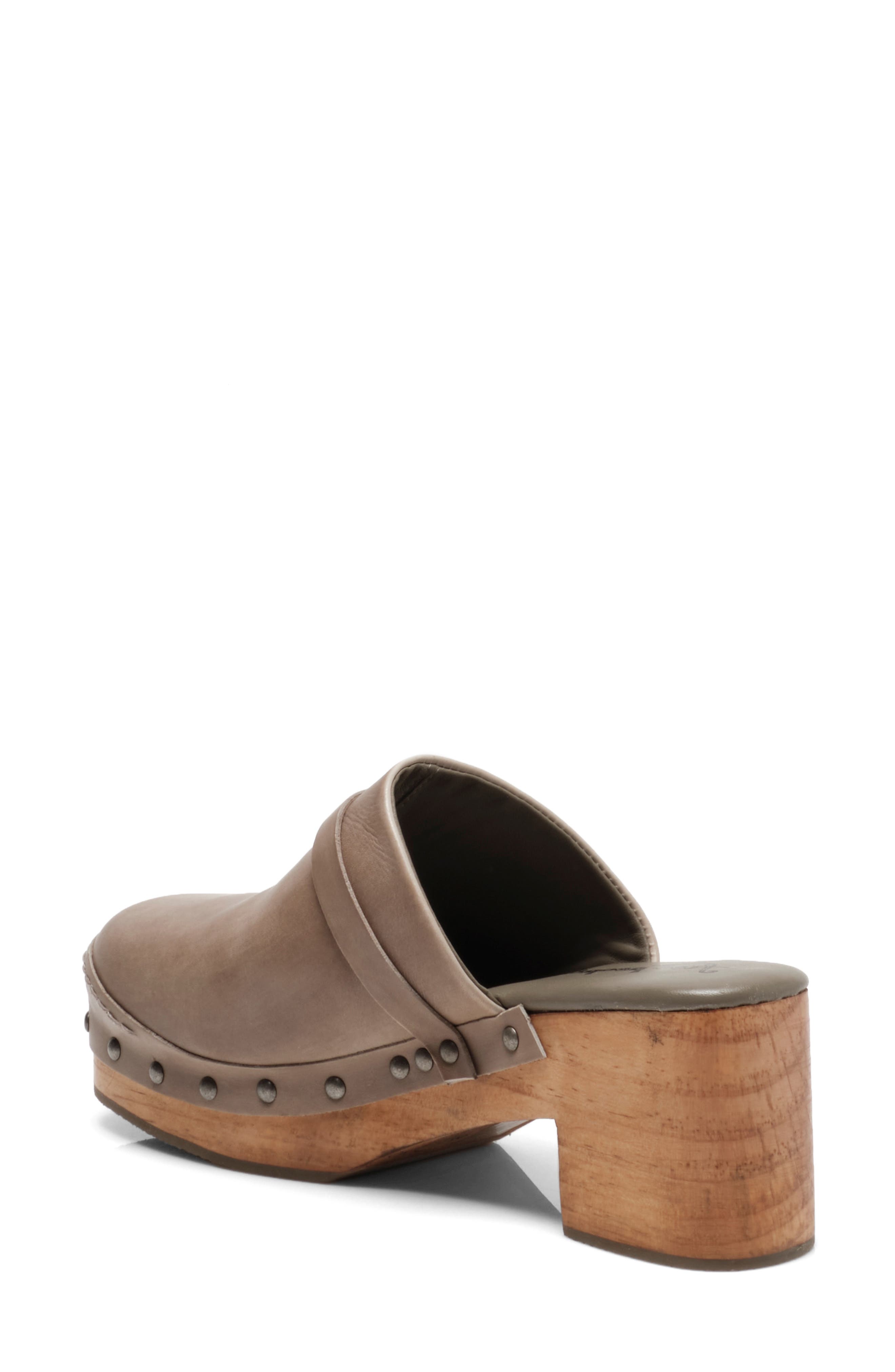 Calabasas Clog, Alternate, color, WASHED TAUPE