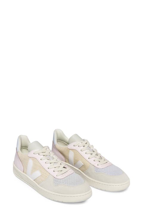 V-10 Low Top Sneaker (Men)