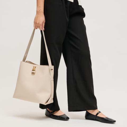 Caroline Hobo