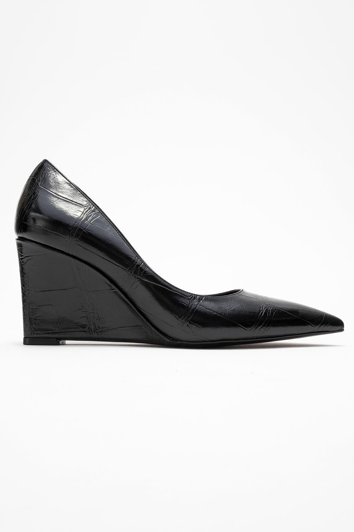 Prologue Shoes Puera Pointed Toe Wedge Pump, Alternate, color, Black Printed