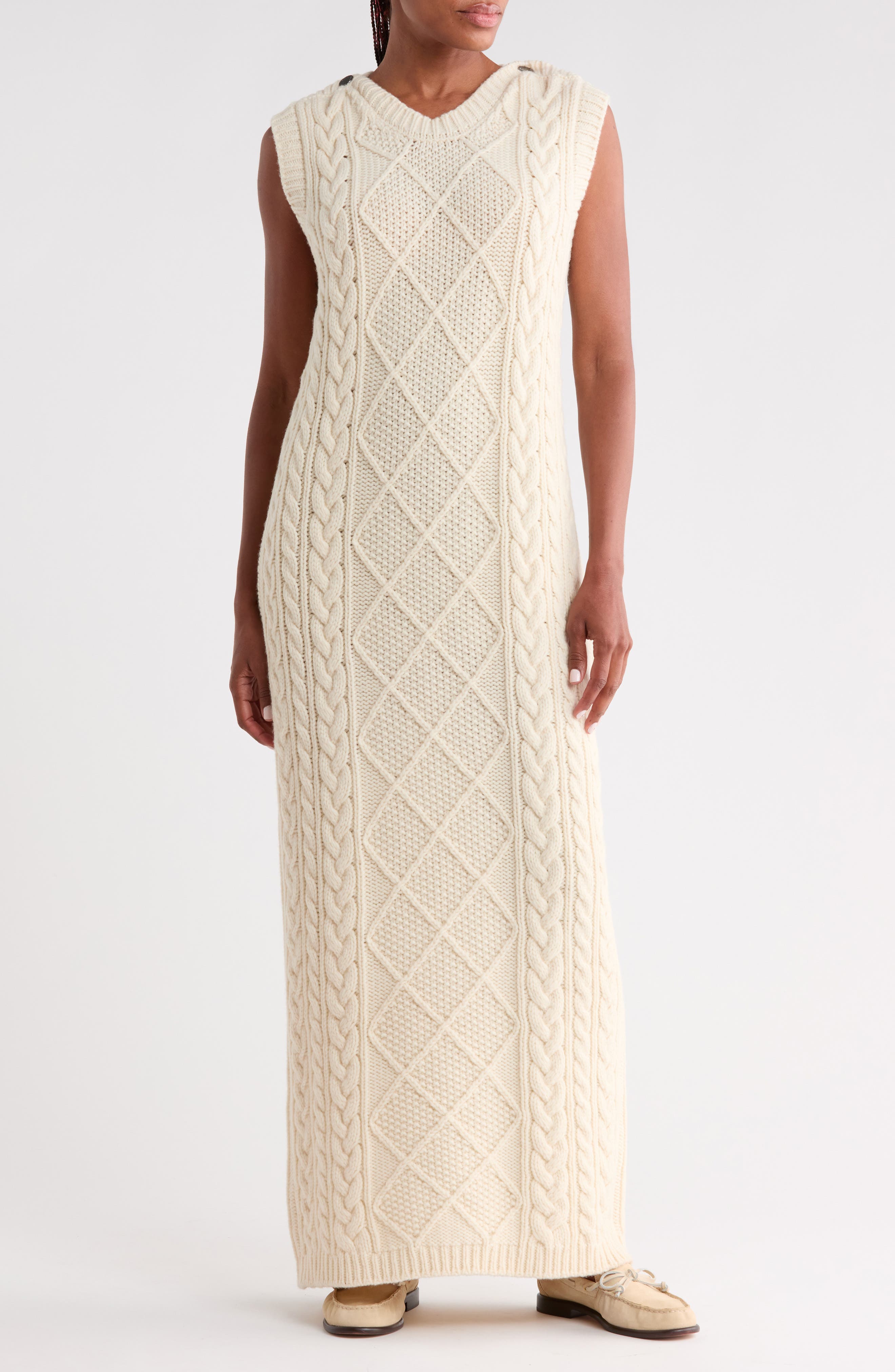 Sleeveless Cable Stitch Sweater