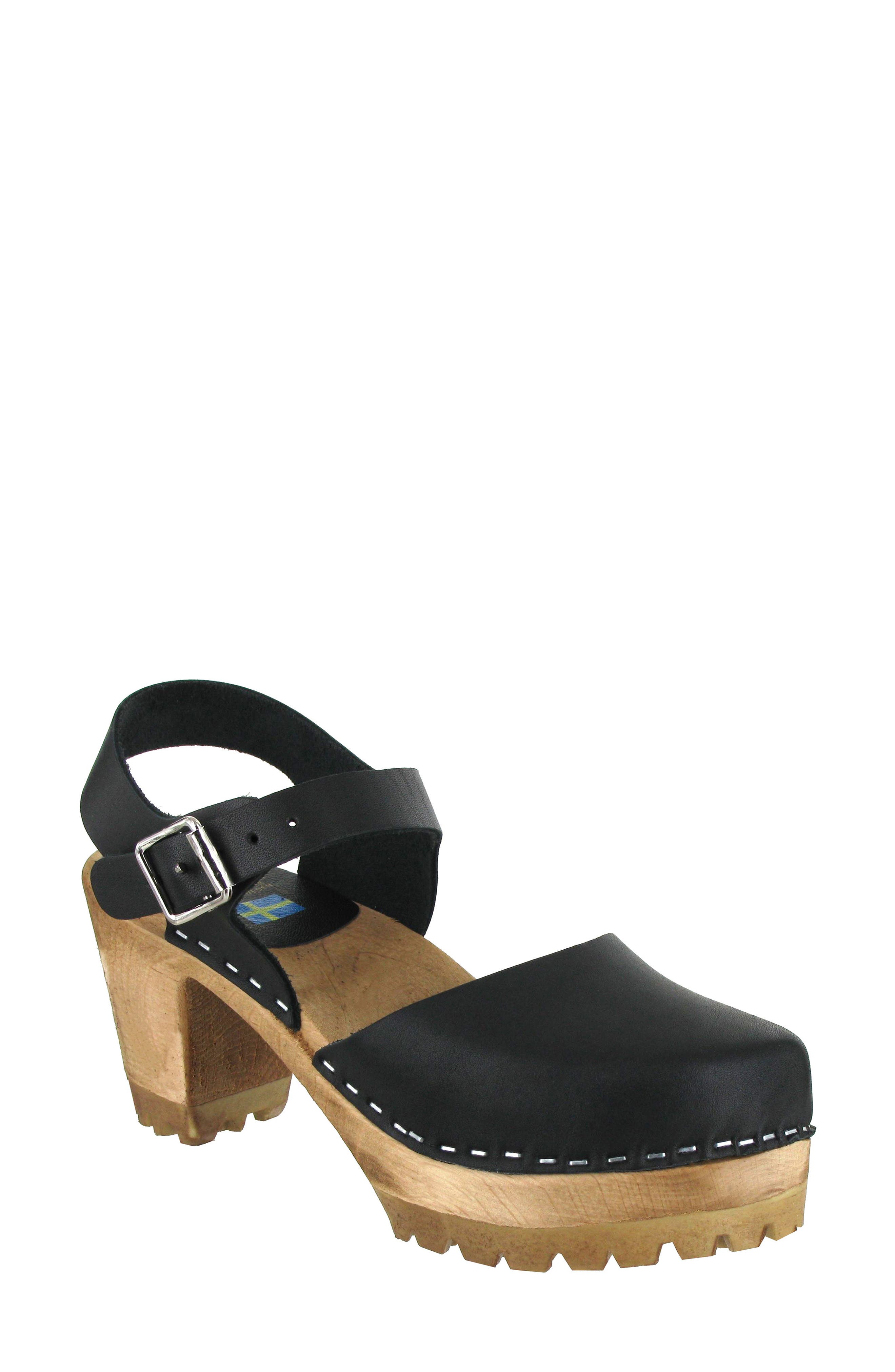 crocs clogs nursing