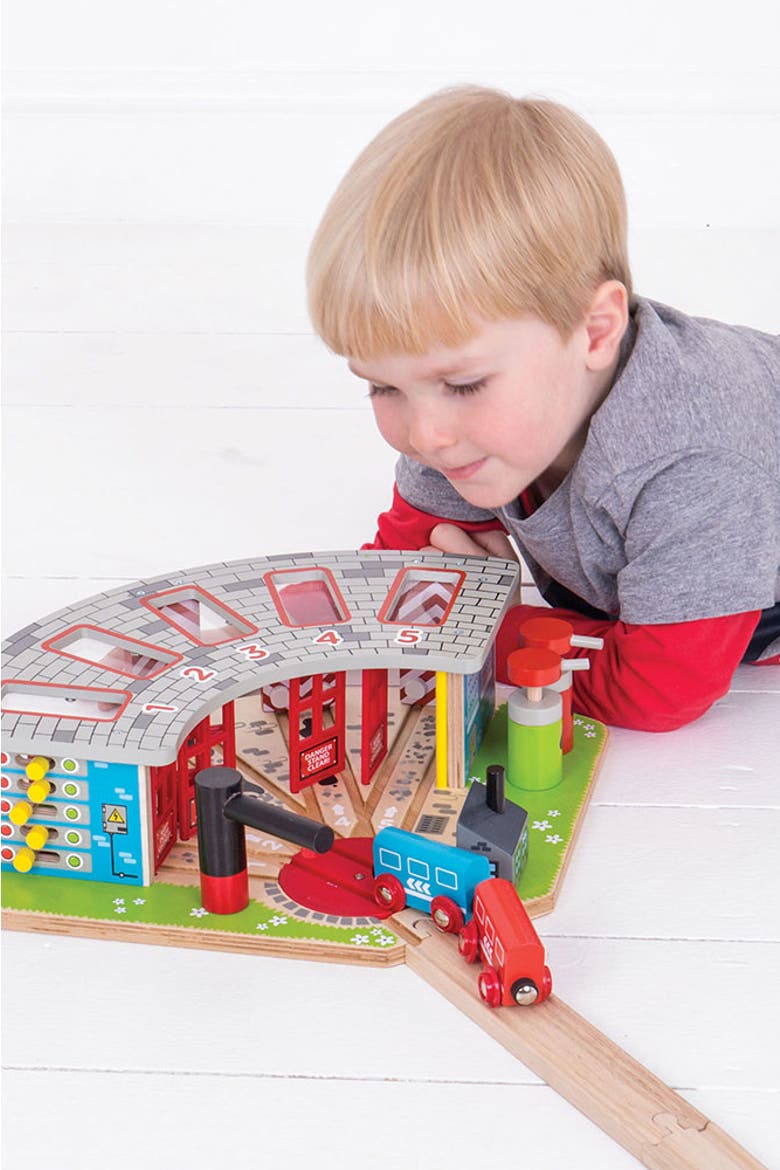 Five Way Engine Shed, Alternate, color, Red