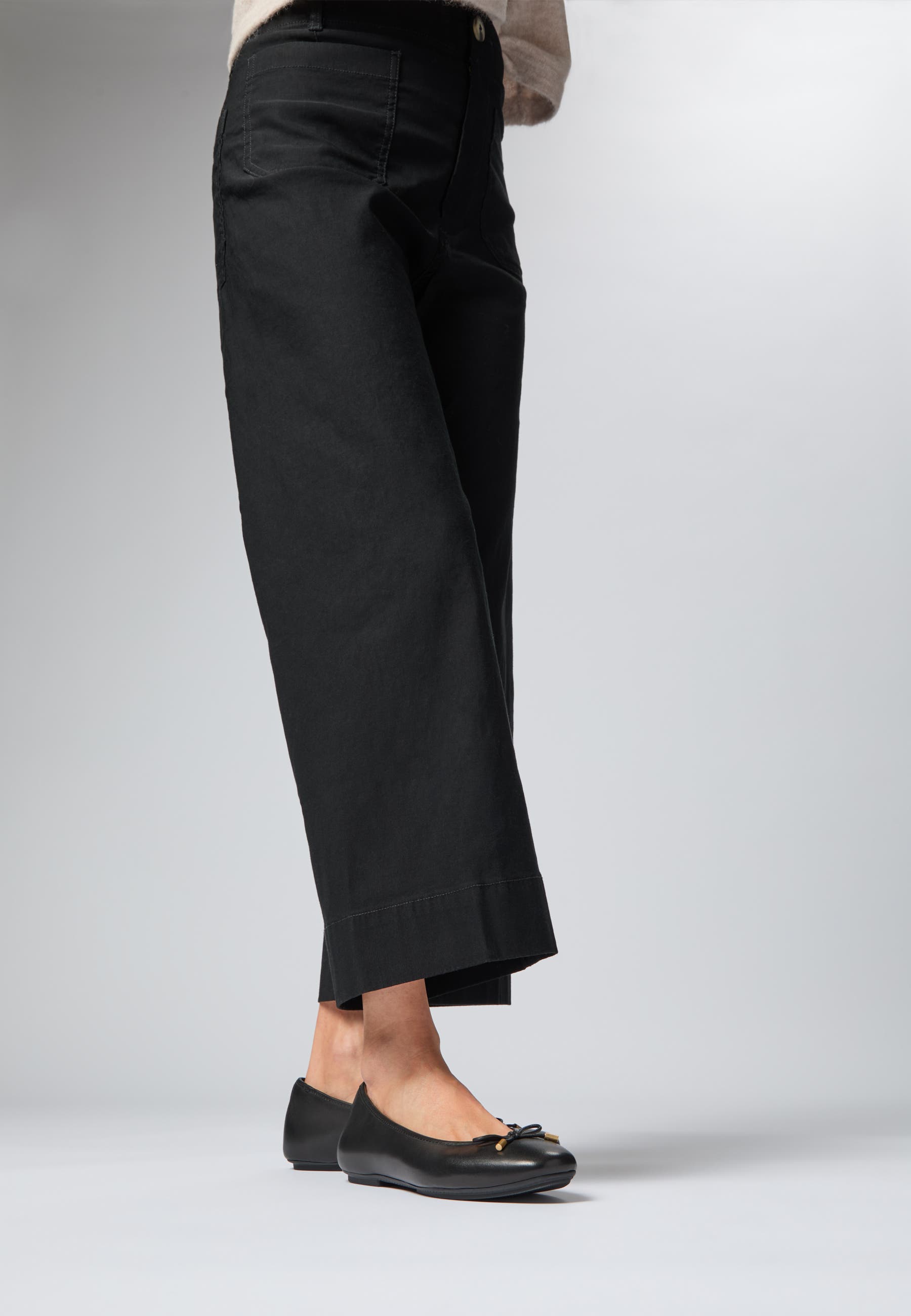 FitFlop Delicato Bow soft leather ballet flats, Alternate, color, Black