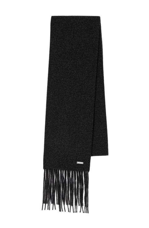 Fringed wool scarf