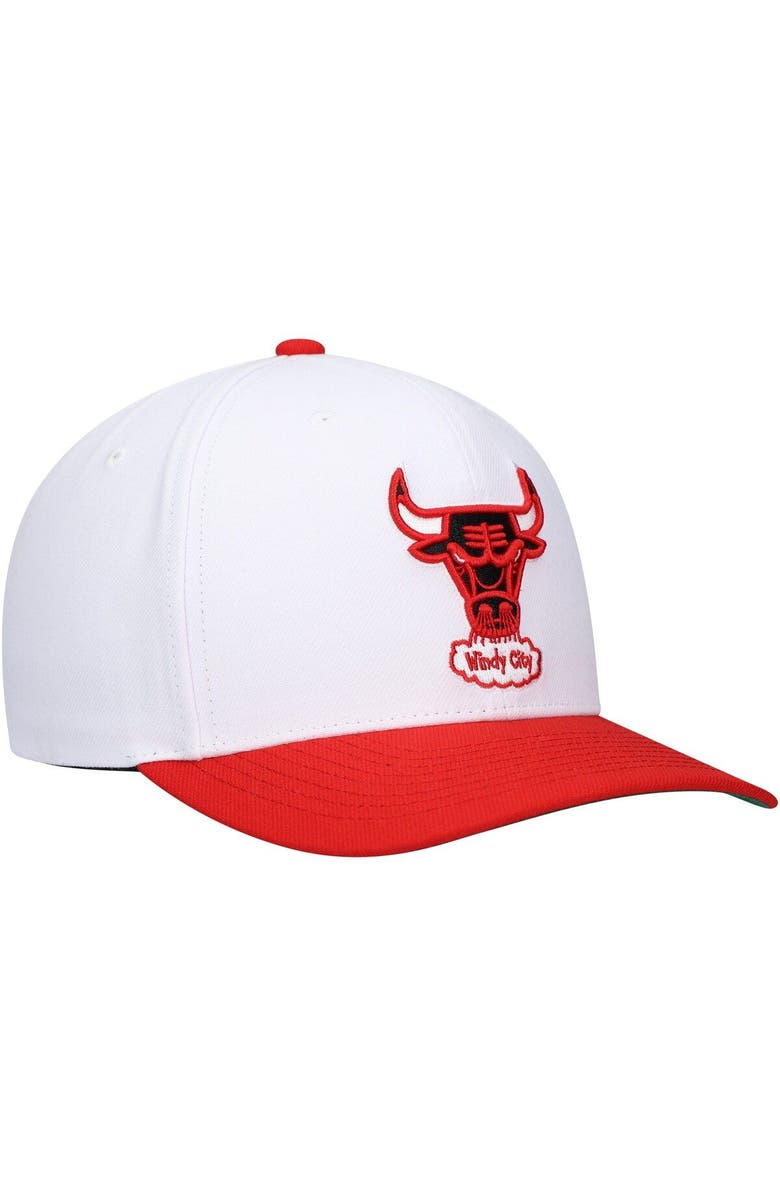 Mitchell & Ness Men's Mitchell & Ness White/Red Chicago Bulls Hardwood Classics Core 2-Tone 2.0 Pro Snapback Hat, Alternate, color, White