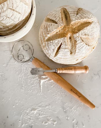 Bread Lame Dough Scoring Blade w/Extra Blades and Cover, Natural Wood Handle