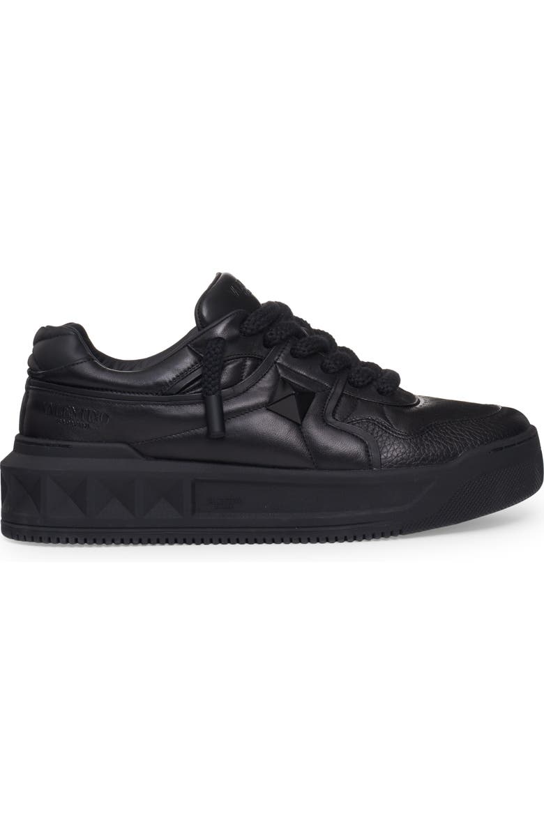Valentino Garavani One-Stud Low Top Sneaker, Alternate, color, Nero
