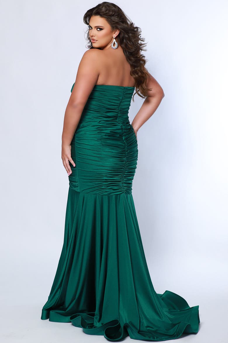 Fitted Mermaid Plus Size Strapless Ruched Train Evening Dress, Alternate, color, Forest