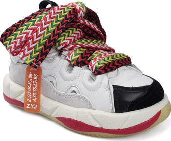Nila Sneaker