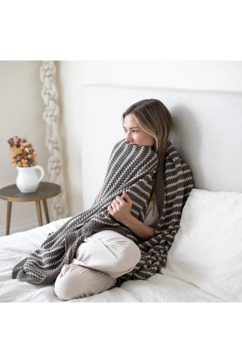 Tara Organic Cotton Throw Blanket, Alternate, color, Dark brown