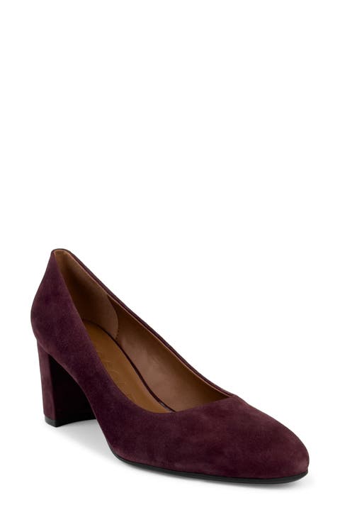 Betsy Almond Toe Pump (Women)