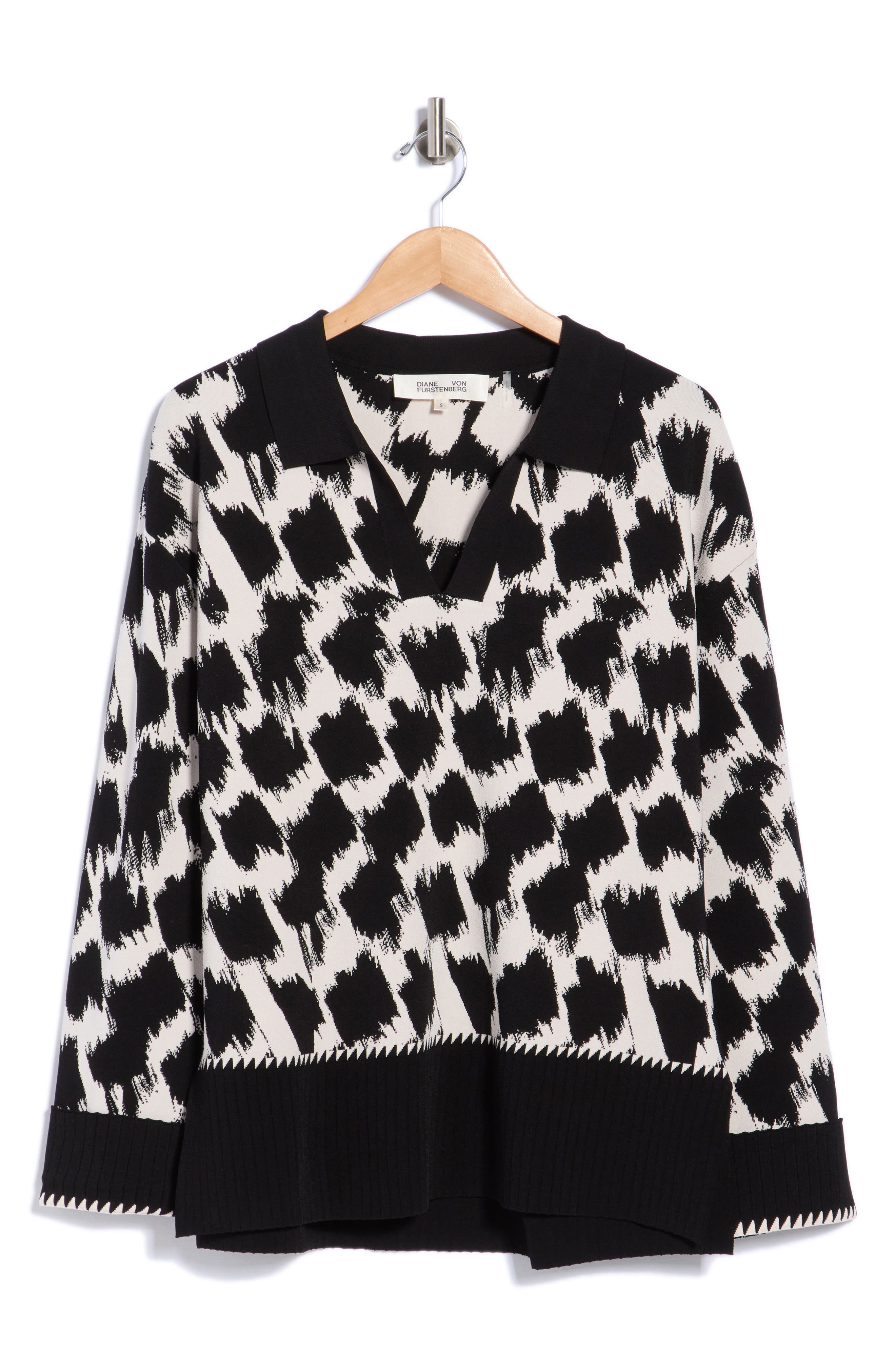 Lucretia Houndstooth Pattern Sweater