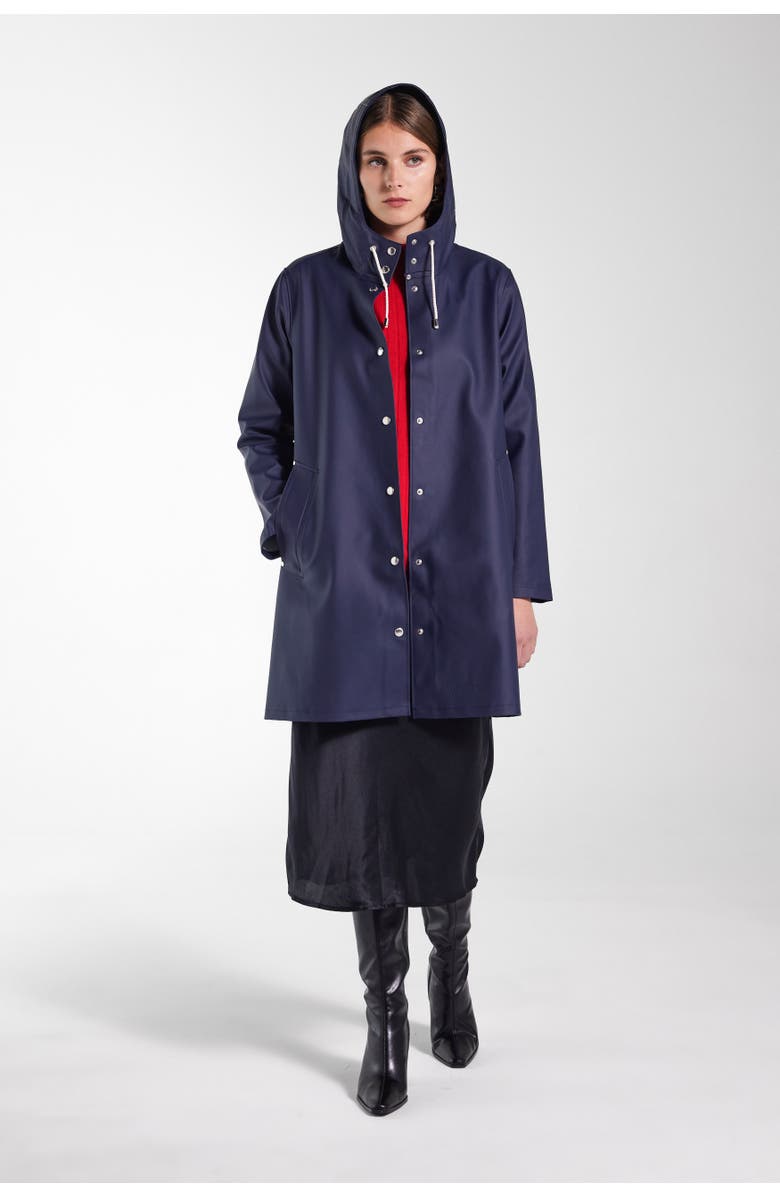 Stutterheim Mosebacke Hooded Long Sleeve Raincoat, Alternate, color, Navy