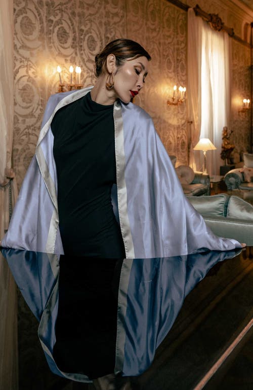 Elizabetta Fortuna In Gray