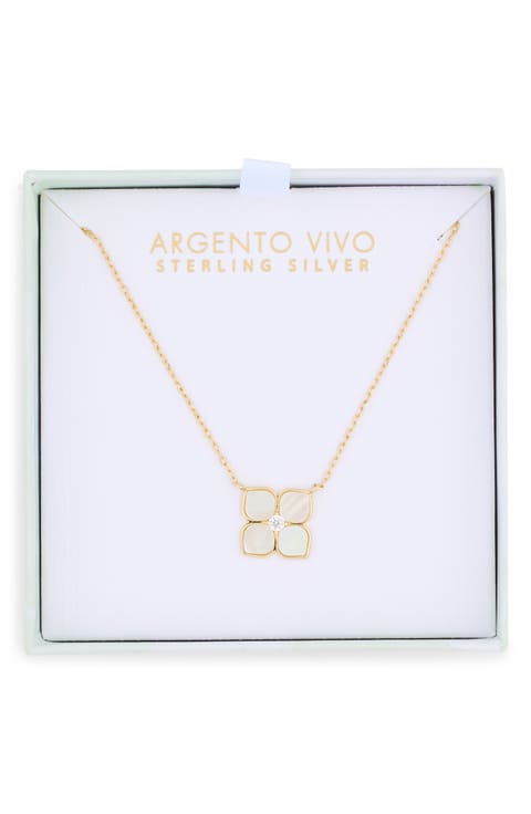 Mother of Pearl Flower Pendant Necklace