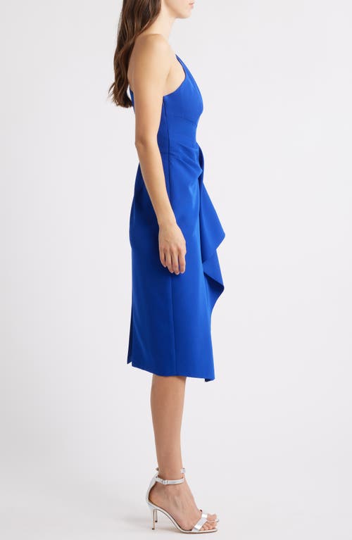 VINCE CAMUTO VINCE CAMUTO LAGUNA ONE-SHOULDER RUFFLE DETAIL ASYMMETRIC MIDI DRESS 