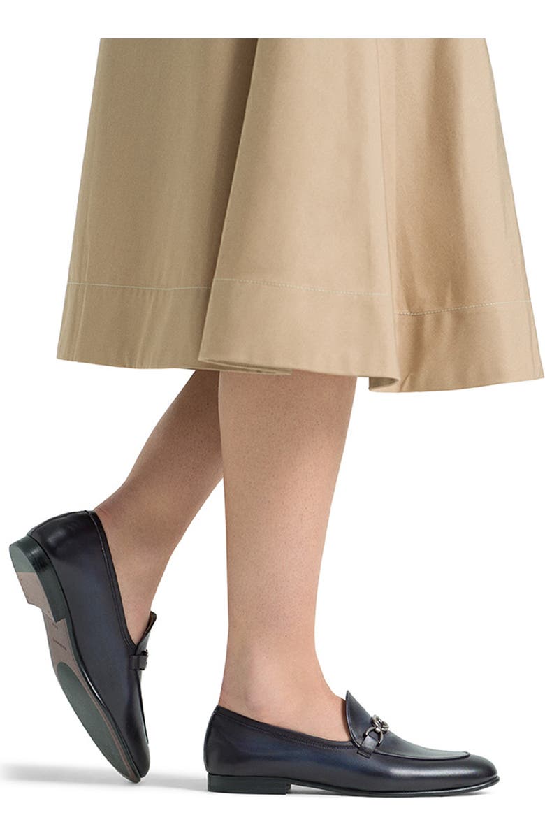 Magnanni Mina Chain Bit Loafer, Alternate, color, Navy