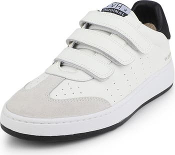 Ease Sneaker