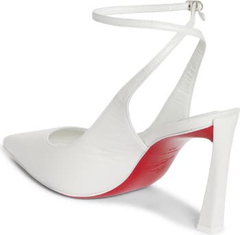 Hot Chick Scallop Pointed Toe Pump