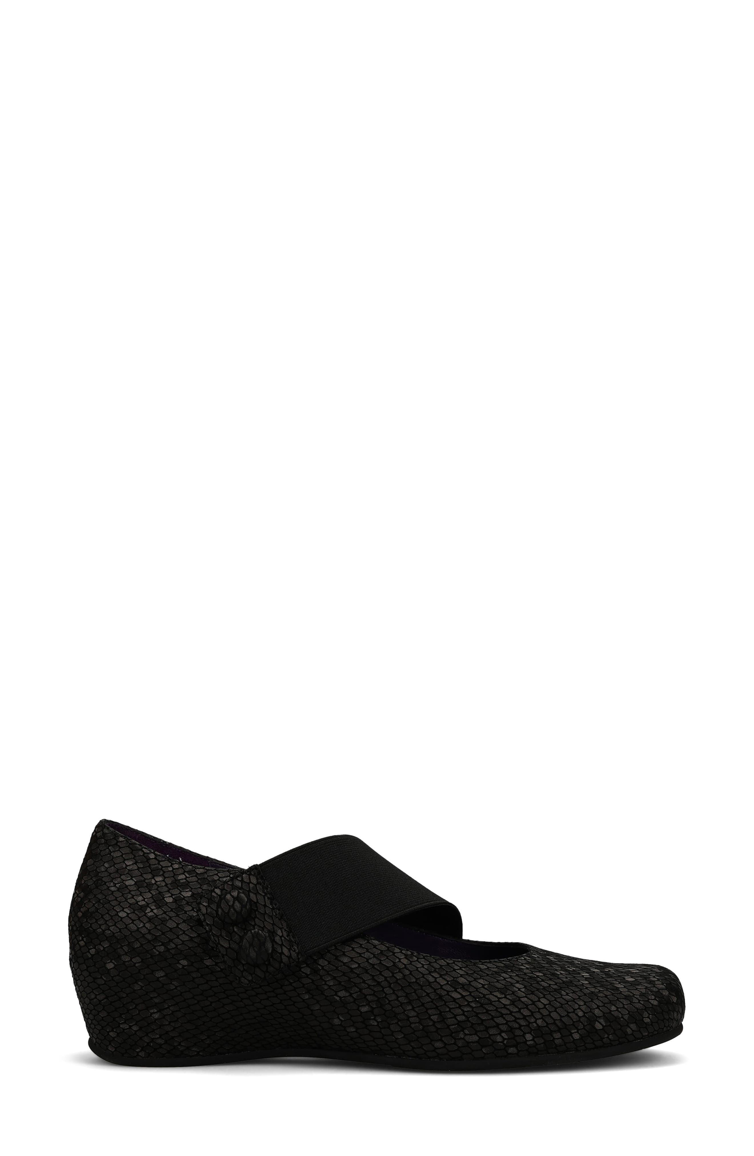 VANELi Mary Pump, Alternate, color, Black