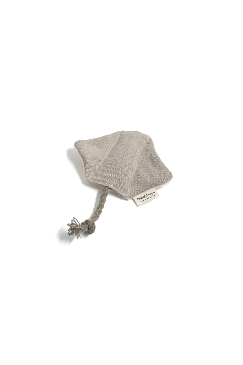 Organic Stingray Cat Toy with Crinkles & Catnip | USA Made, Main, color, Beige