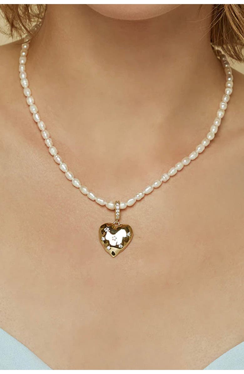 Bearfruit Jewelry Gleam Cultured Pearl Necklace with Heart Shaped Charm Pendant, Alternate, color, Gold