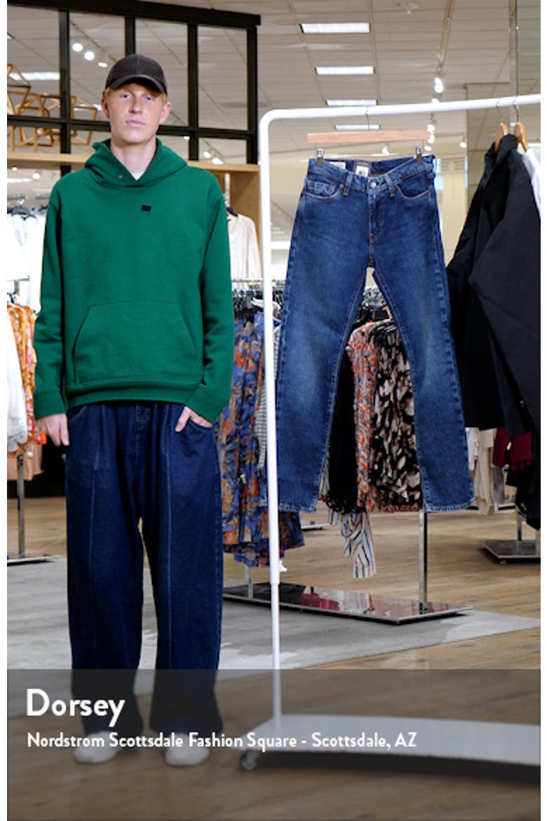 511™ Slim Fit Jeans video