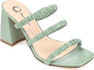 Journee Collection Reagaan Pump