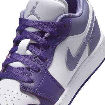 Air Jordan 4 Retro Mid Top Sneaker